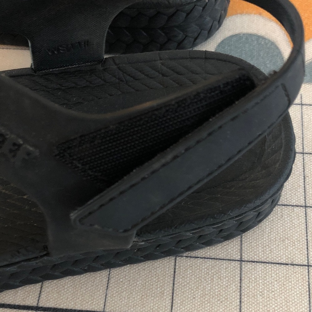 Reef Black Fisherman Sandals - Picture 3 of 4